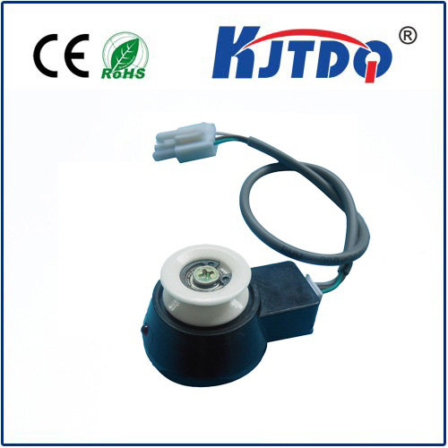Electronic detector for twisting machine